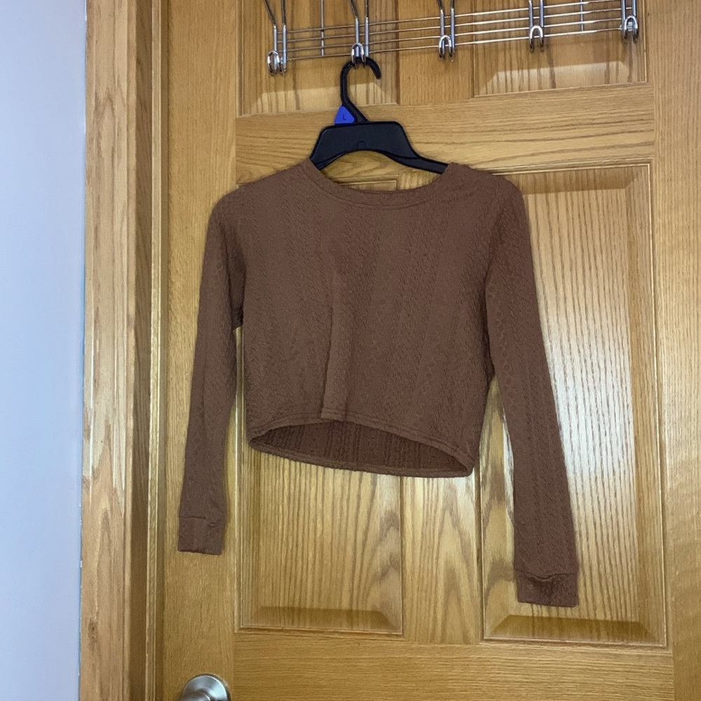 brown long sleeve cropped shirt